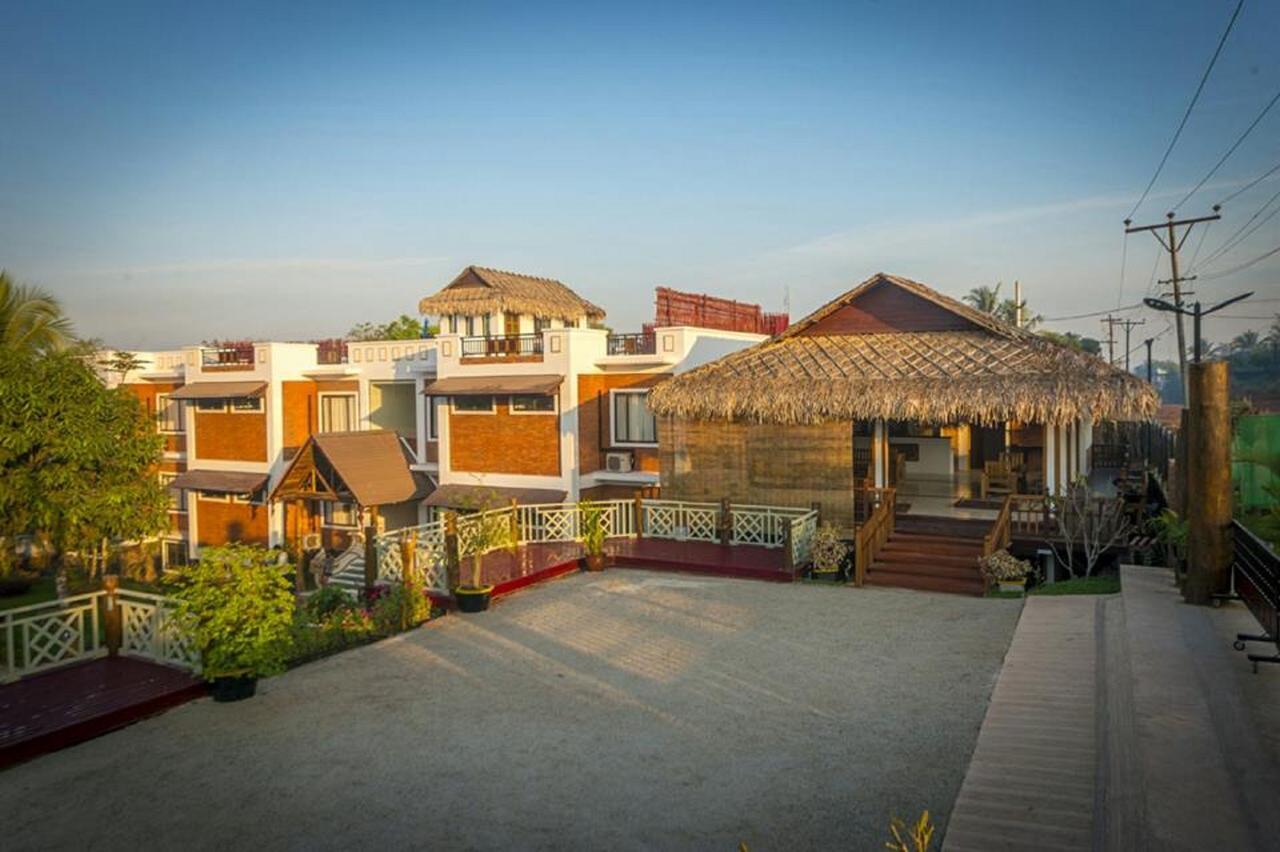 Hotel Queen Jamadevi Mulmejn Zewnętrze zdjęcie