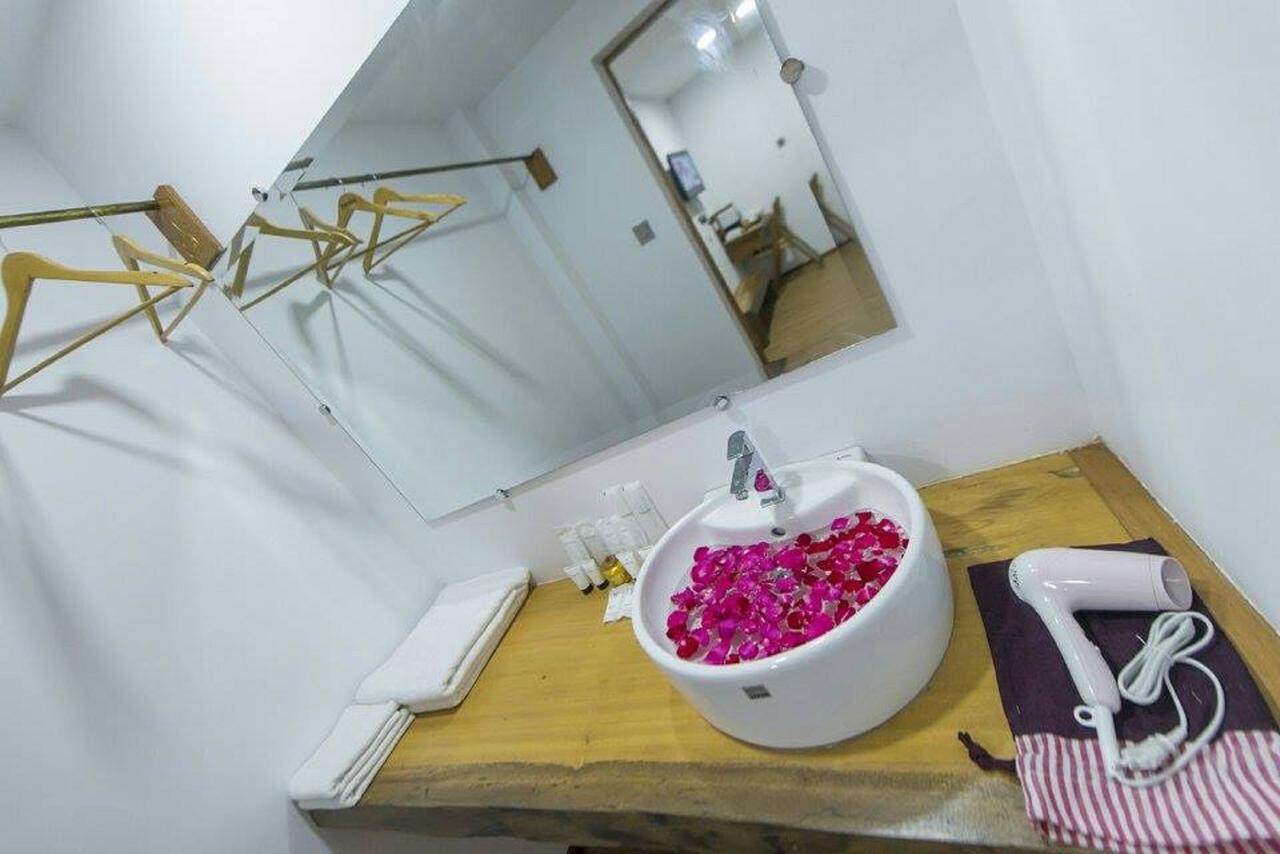 Hotel Queen Jamadevi Mulmejn Zewnętrze zdjęcie