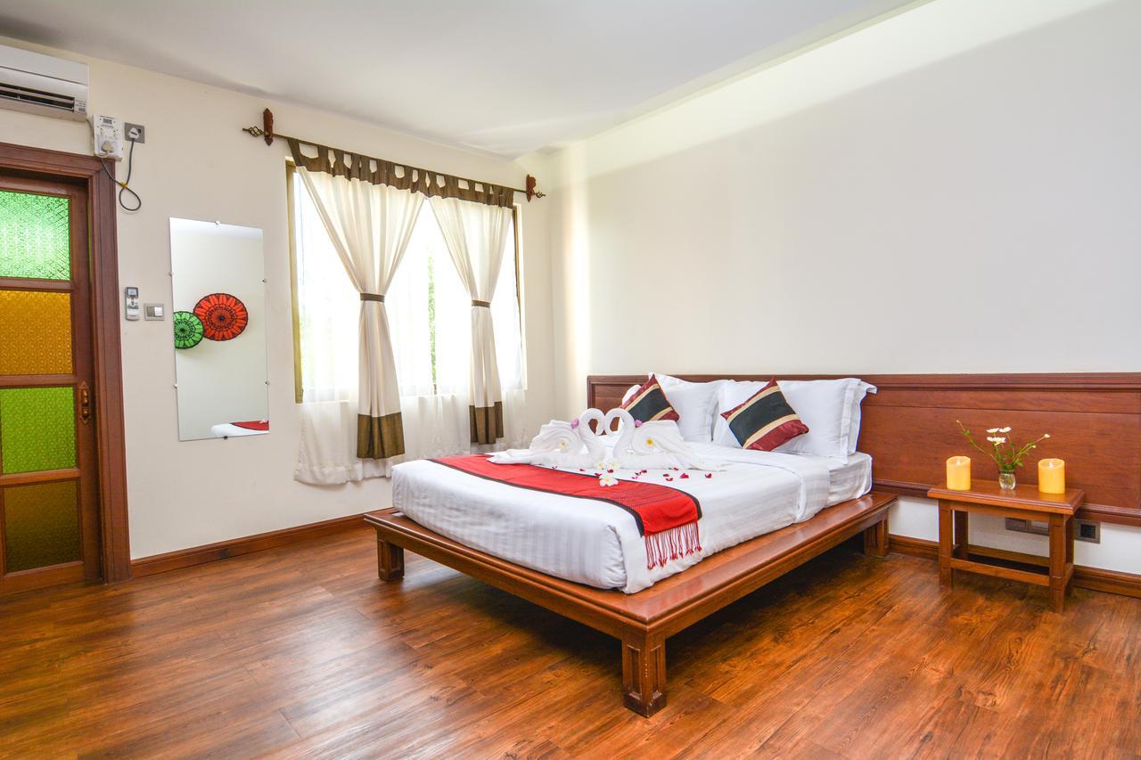 Hotel Queen Jamadevi Mulmejn Zewnętrze zdjęcie