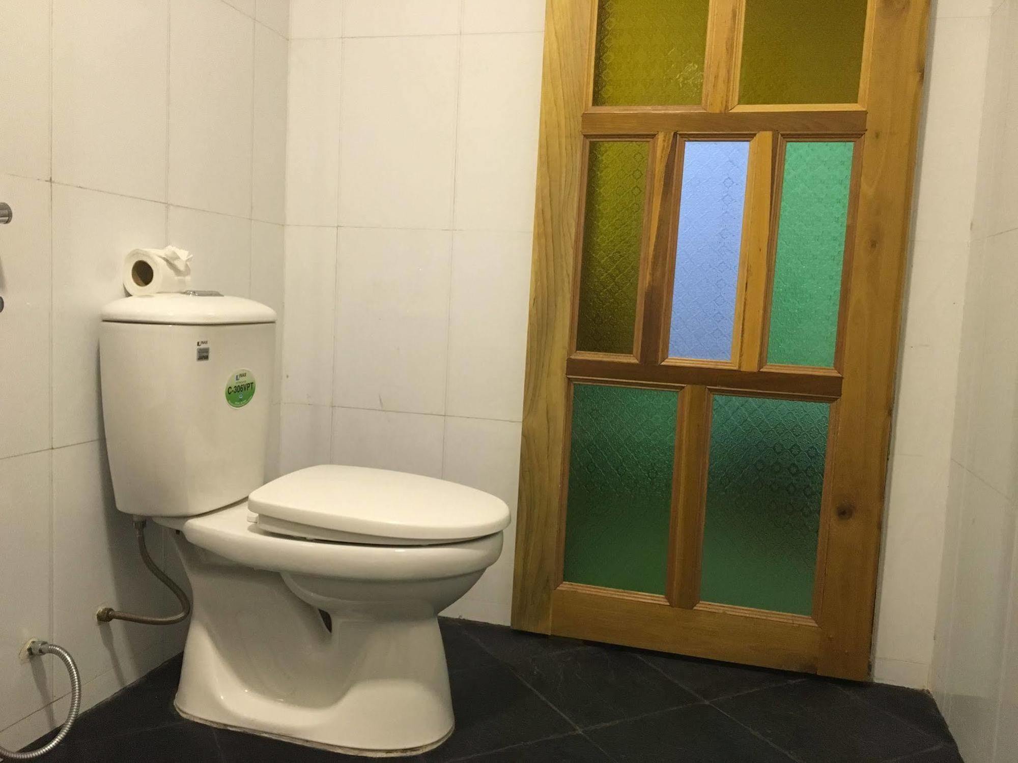 Hotel Queen Jamadevi Mulmejn Zewnętrze zdjęcie